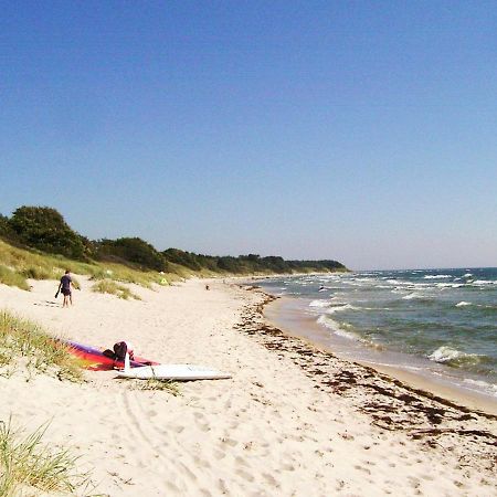 6 Person Holiday Home In AÅkirkeby Rom bilde