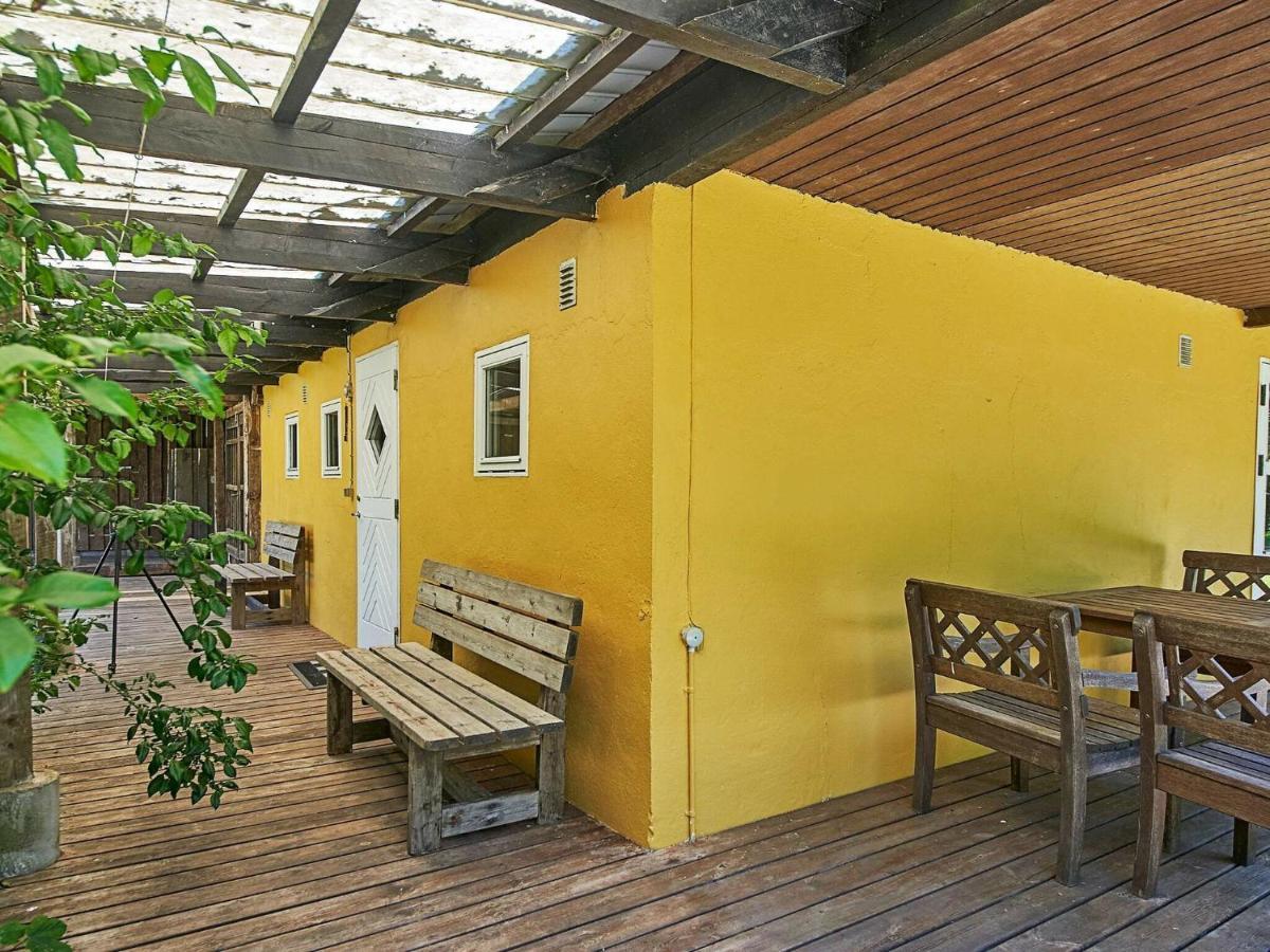 6 Person Holiday Home In AÅkirkeby Rom bilde