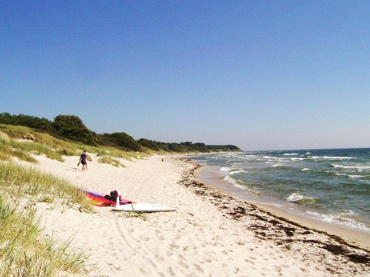 6 Person Holiday Home In AÅkirkeby Rom bilde